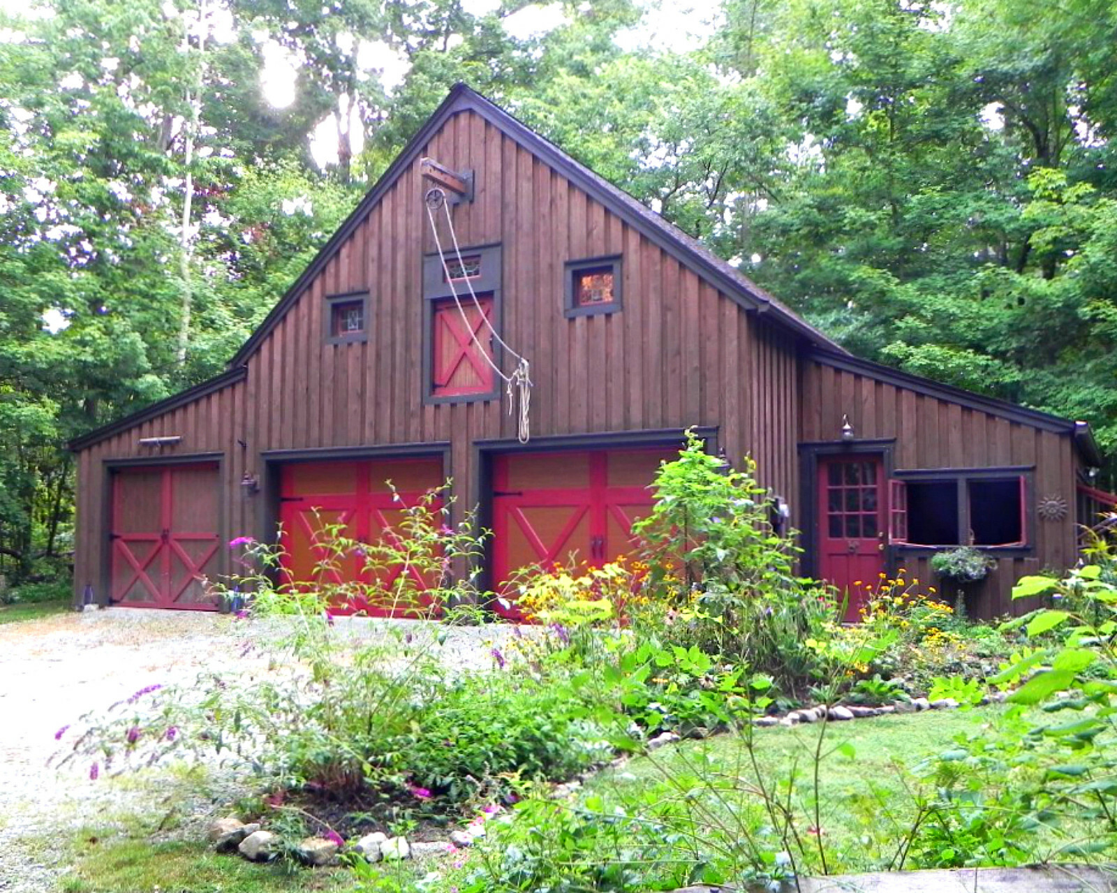 31 Car Barn Designs – Complete Pole-Barn Construction Blueprints