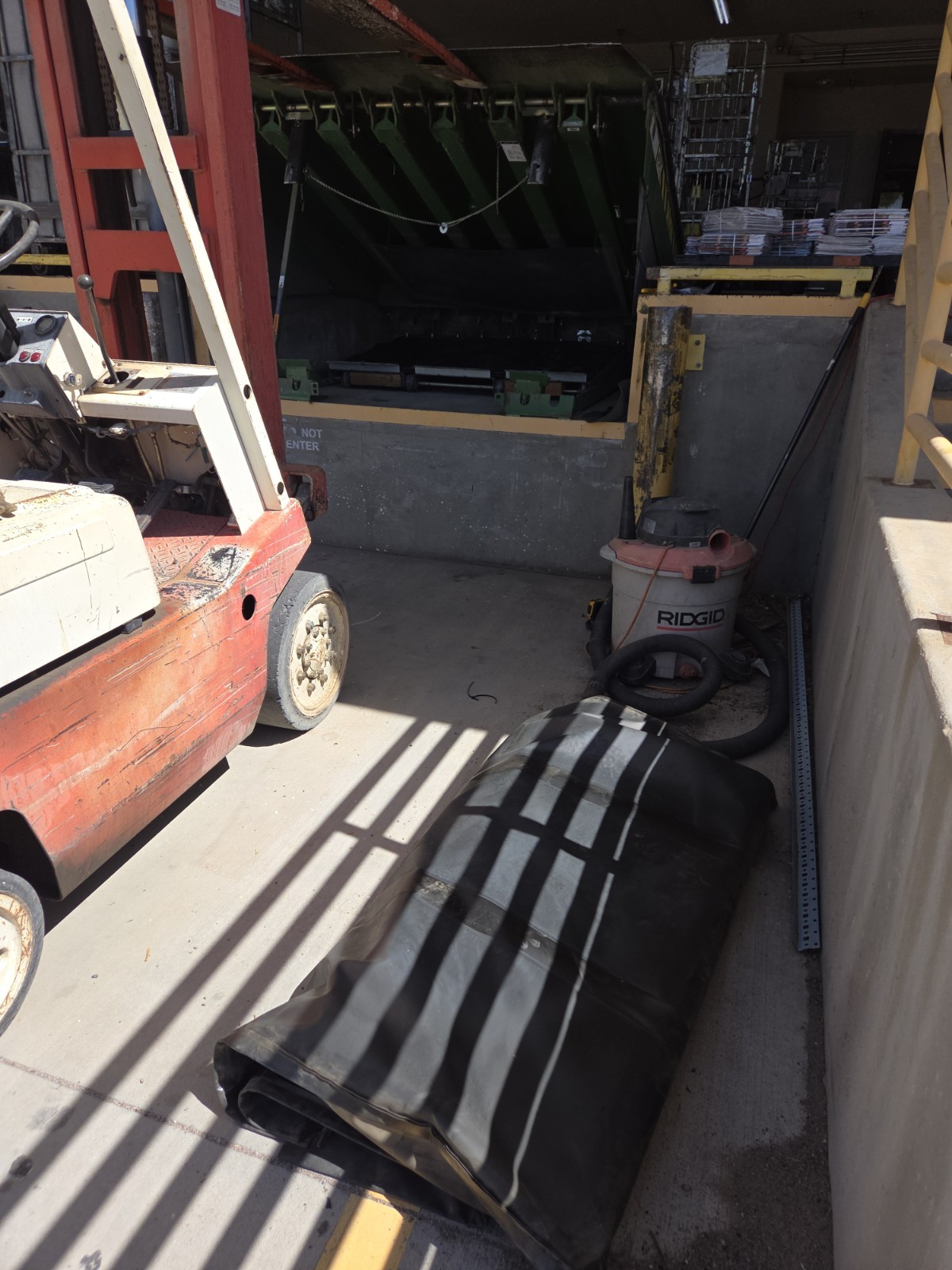 Used Kelly AFX Air Bag for AFX dock leveler, 6′ & 8′ unit, In Very Good Shape.