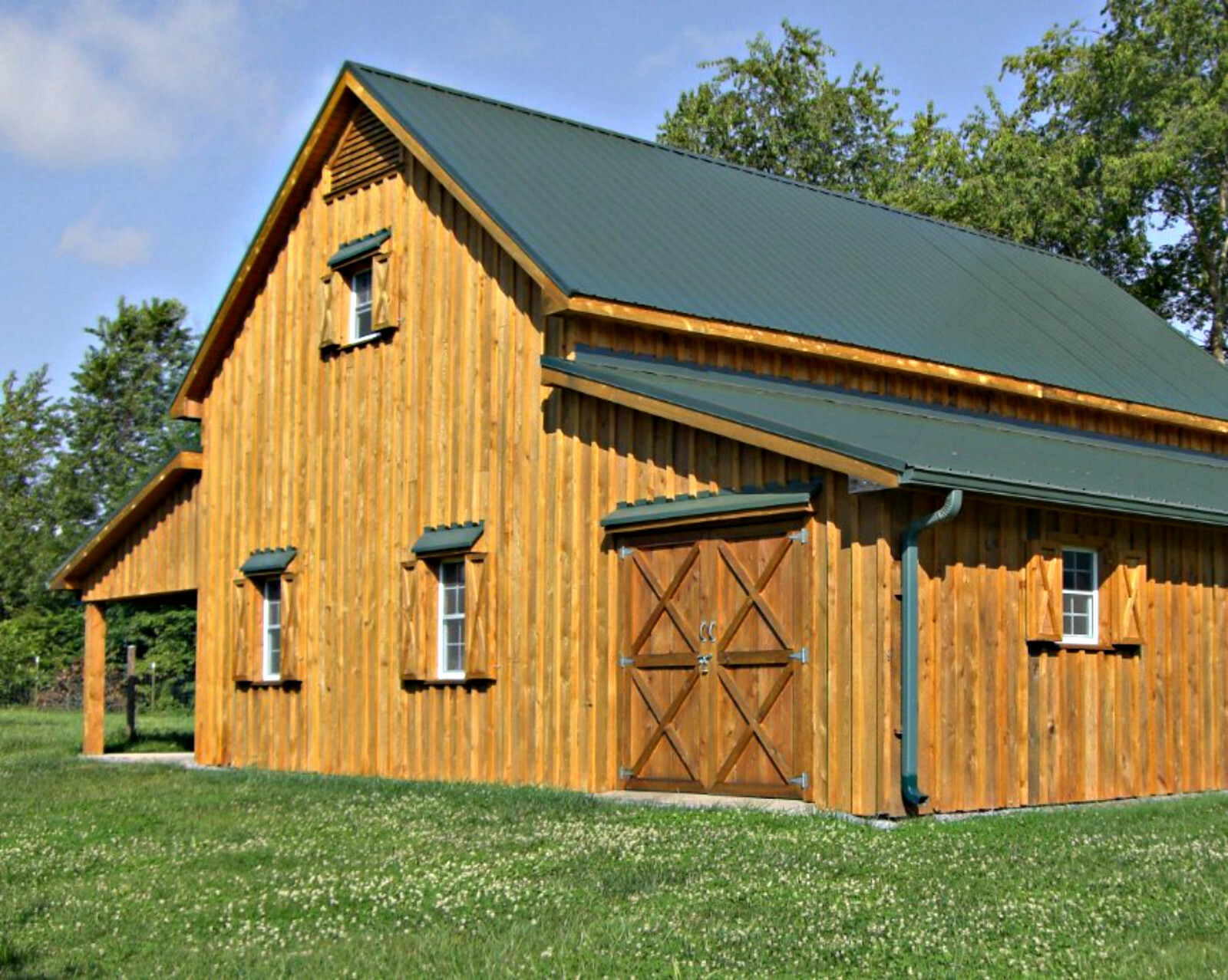 17 Small Horse Barn Designs – Complete Pole-Barn Construction Blueprints (B8)
