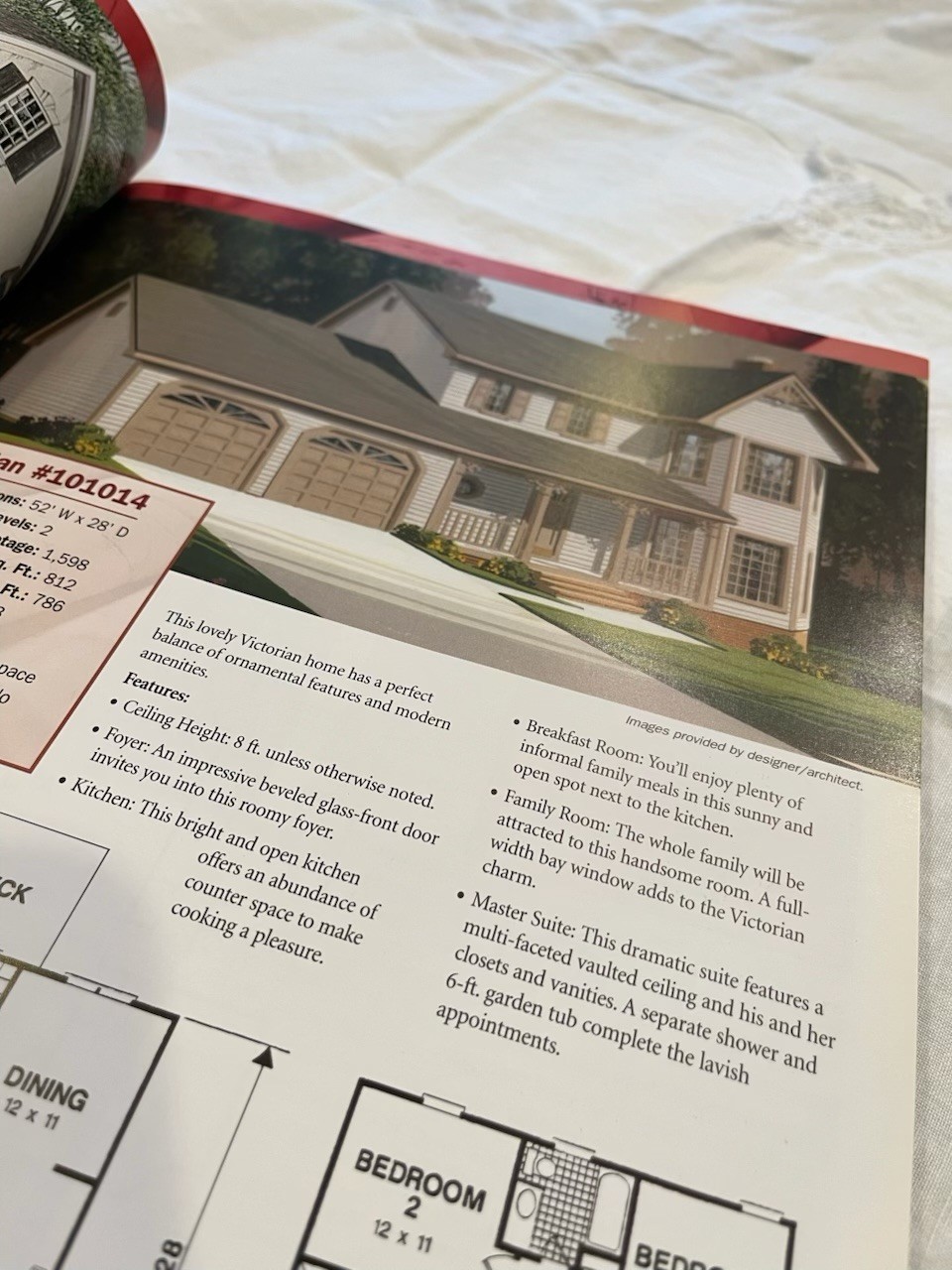 Country And Farmhouse House Plans Book