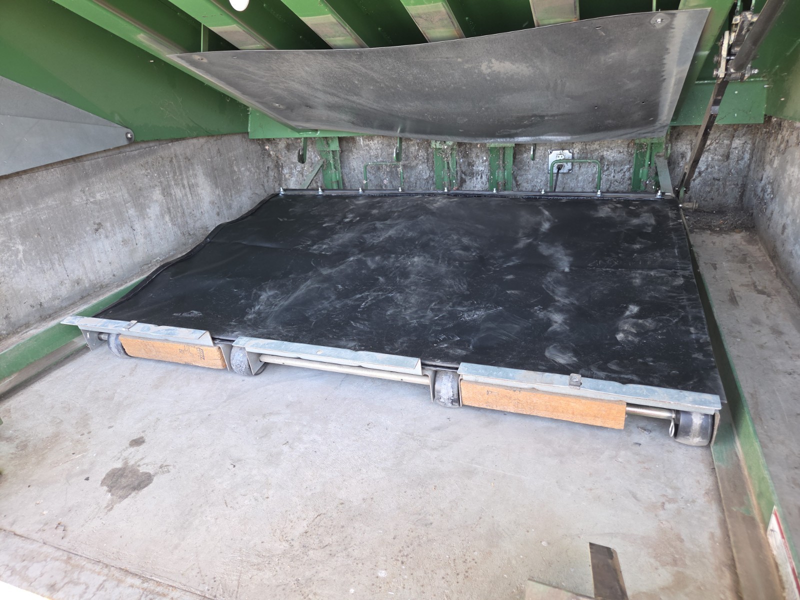 Used Kelly AFX Air Bag for AFX dock leveler, 6′ & 8′ unit, In Very Good Shape.
