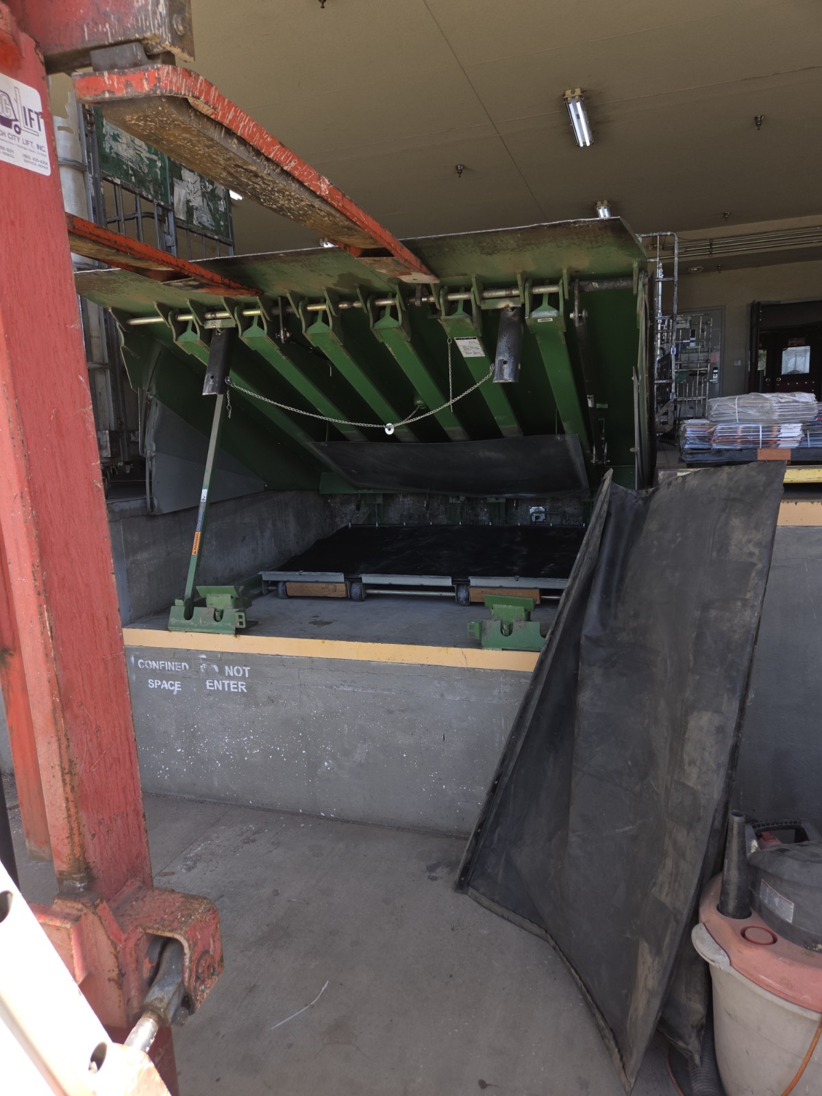 Used Kelly AFX Air Bag for AFX dock leveler, 6′ & 8′ unit, In Very Good Shape.