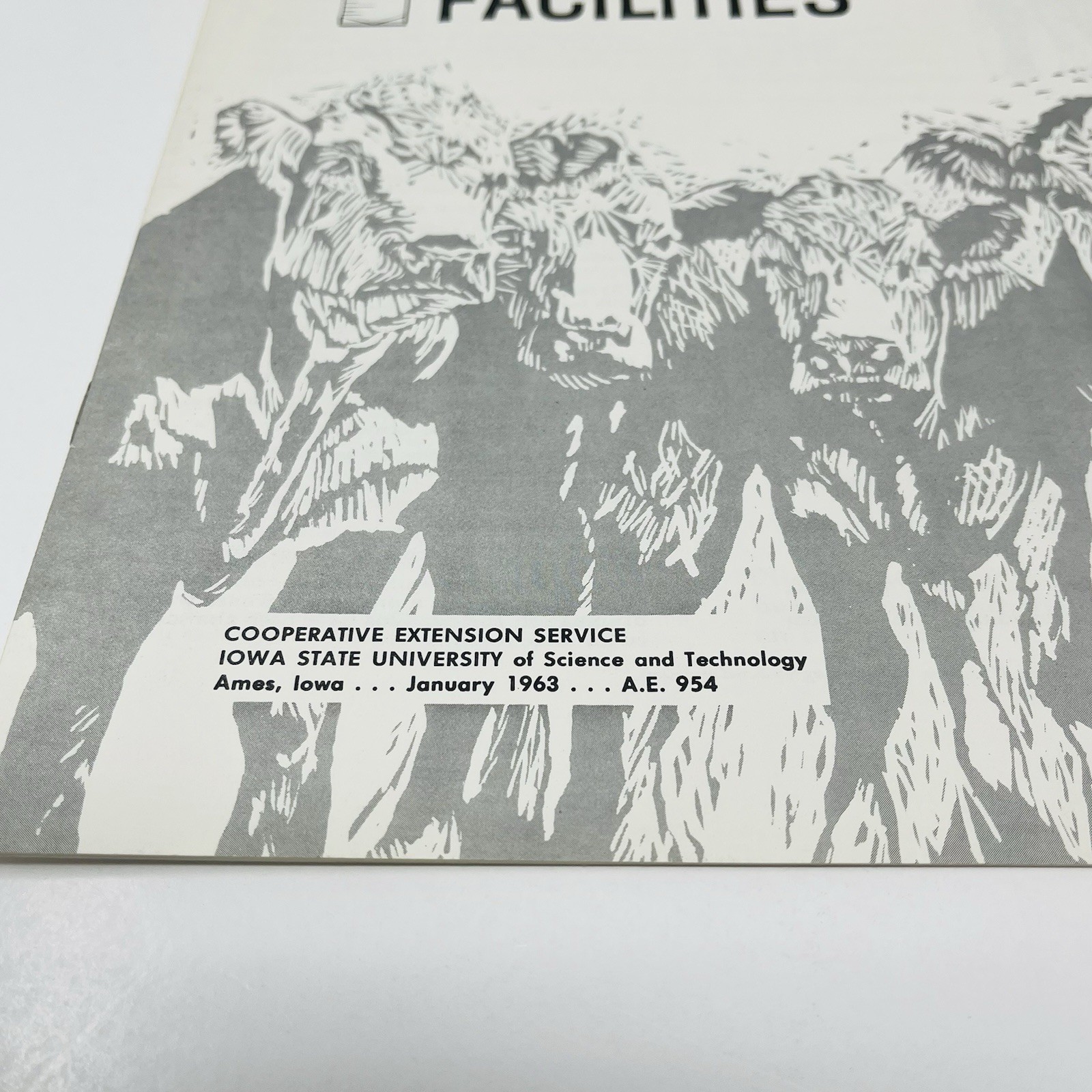 1963 Iowa State University Planning Your Cattle Feeding Facilities Barn Plans