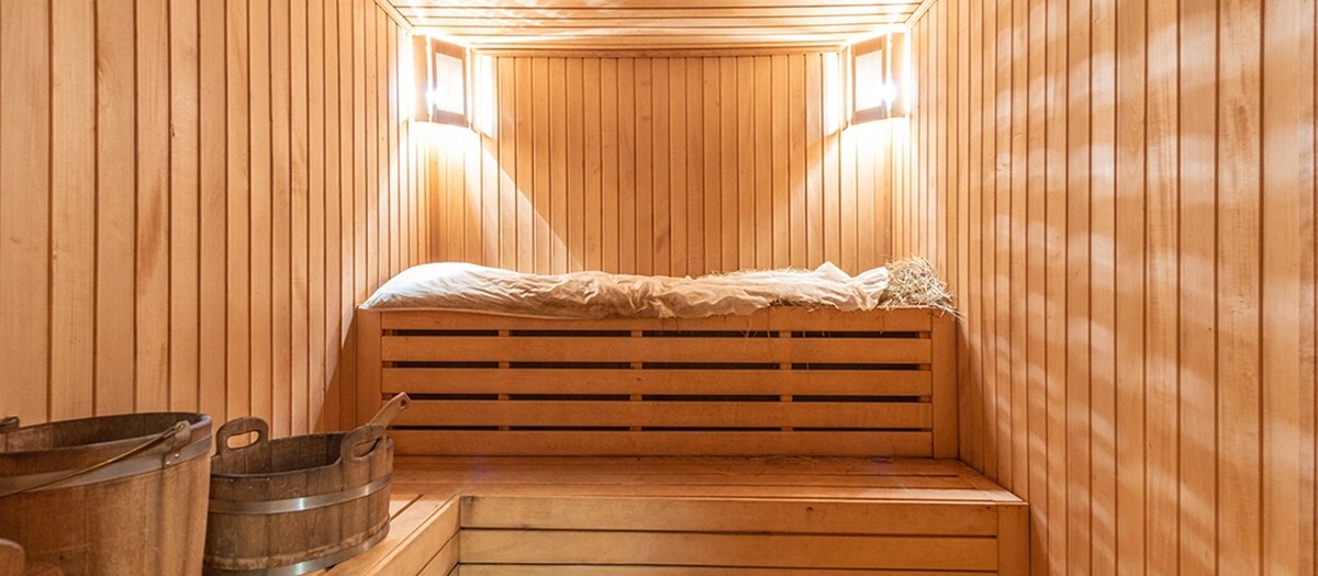 DIY FINNISH SAUNA Blueprints and Instructions Dimensions: 76x66x77 inch