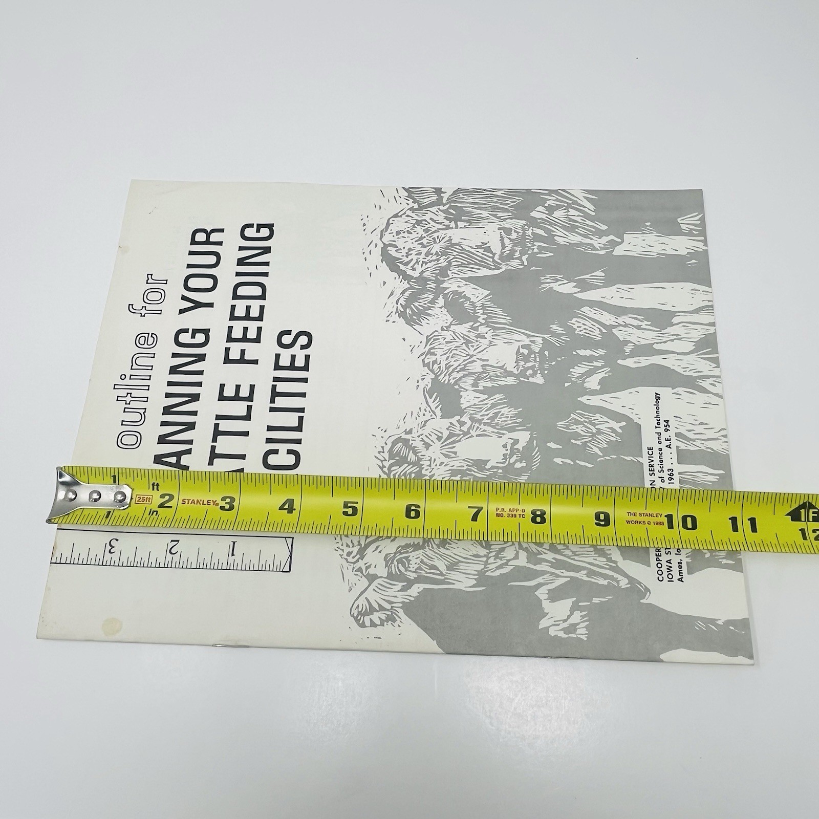 1963 Iowa State University Planning Your Cattle Feeding Facilities Barn Plans