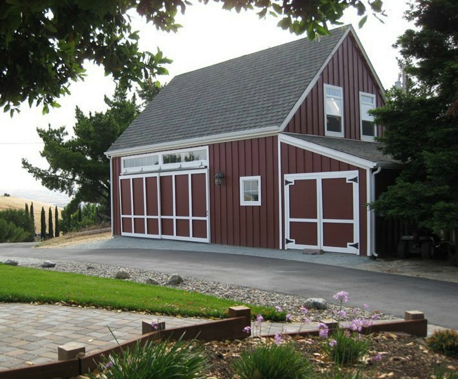 11 Coach-House Loft Garage Designs – Complete Pole-Barn Building Plans (G5)