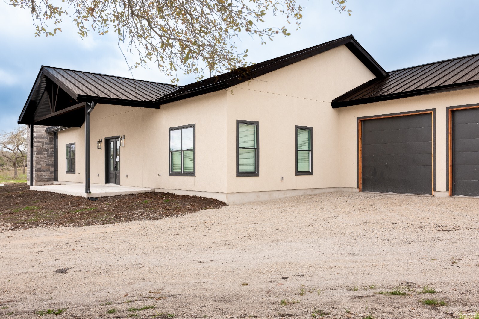 The Whiskey Barndominium Plan: 3 Bedrooms / 3.5 Baths 2,832 SF Design Blueprints