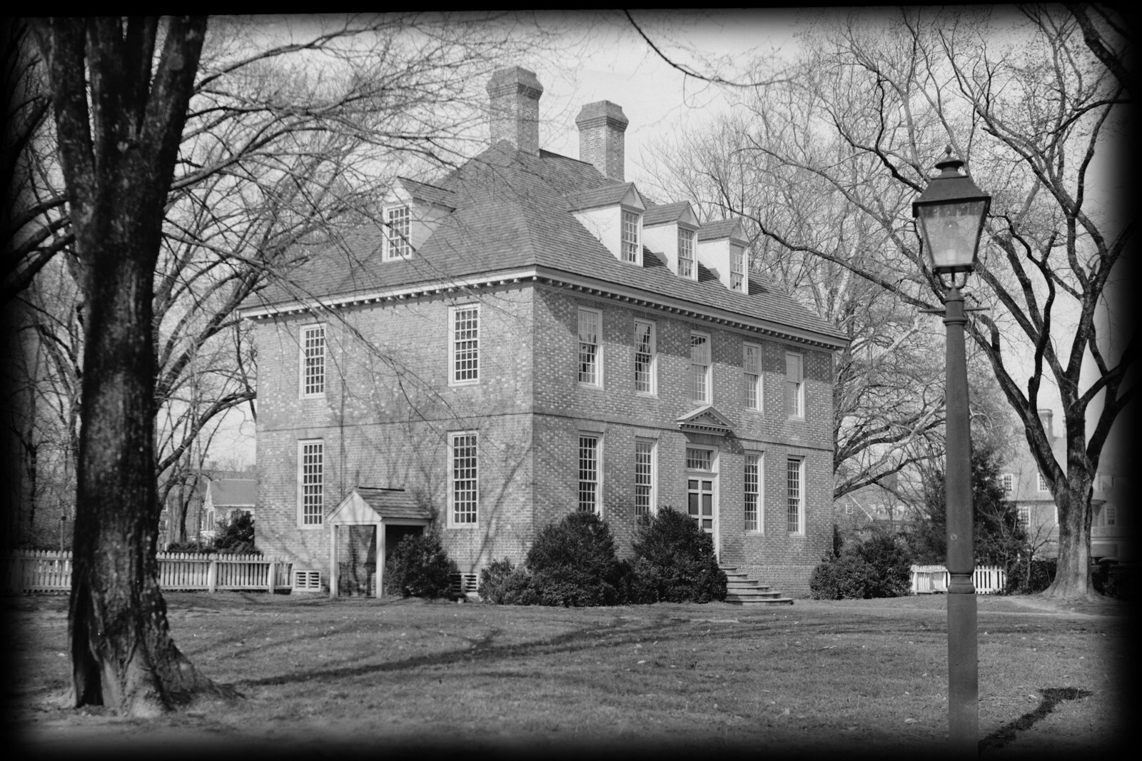 Colonial Williamsburg House, architectural home plans, brick, 4+ bedrooms, attic