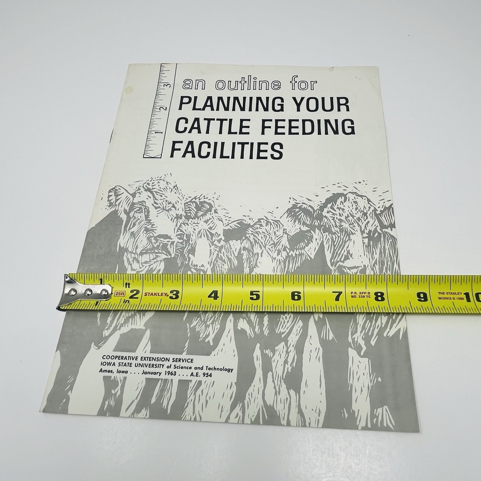 1963 Iowa State University Planning Your Cattle Feeding Facilities Barn Plans