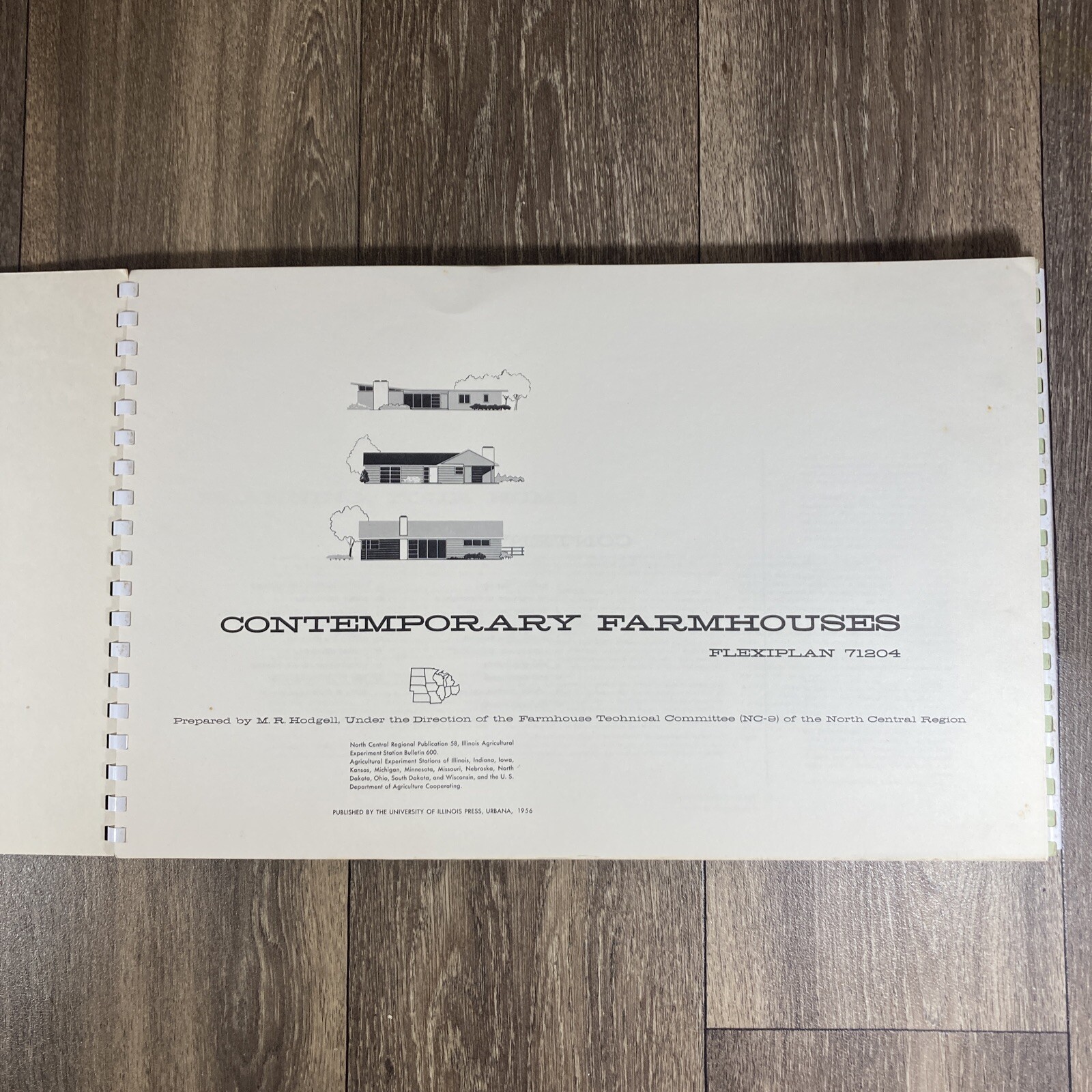 Contemporary Farmhouses Flexiplan 71204 Home Building Patterns University of IL