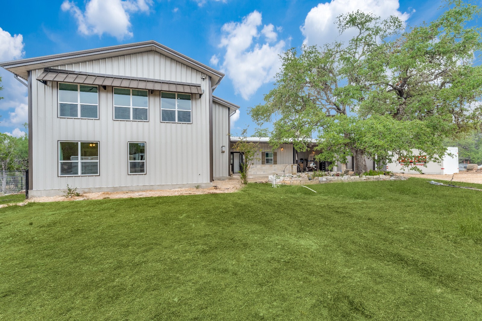 York Creek Barndominium Plan: – 4 Bedrooms / 3. Baths 3,395 SF Design Blueprints