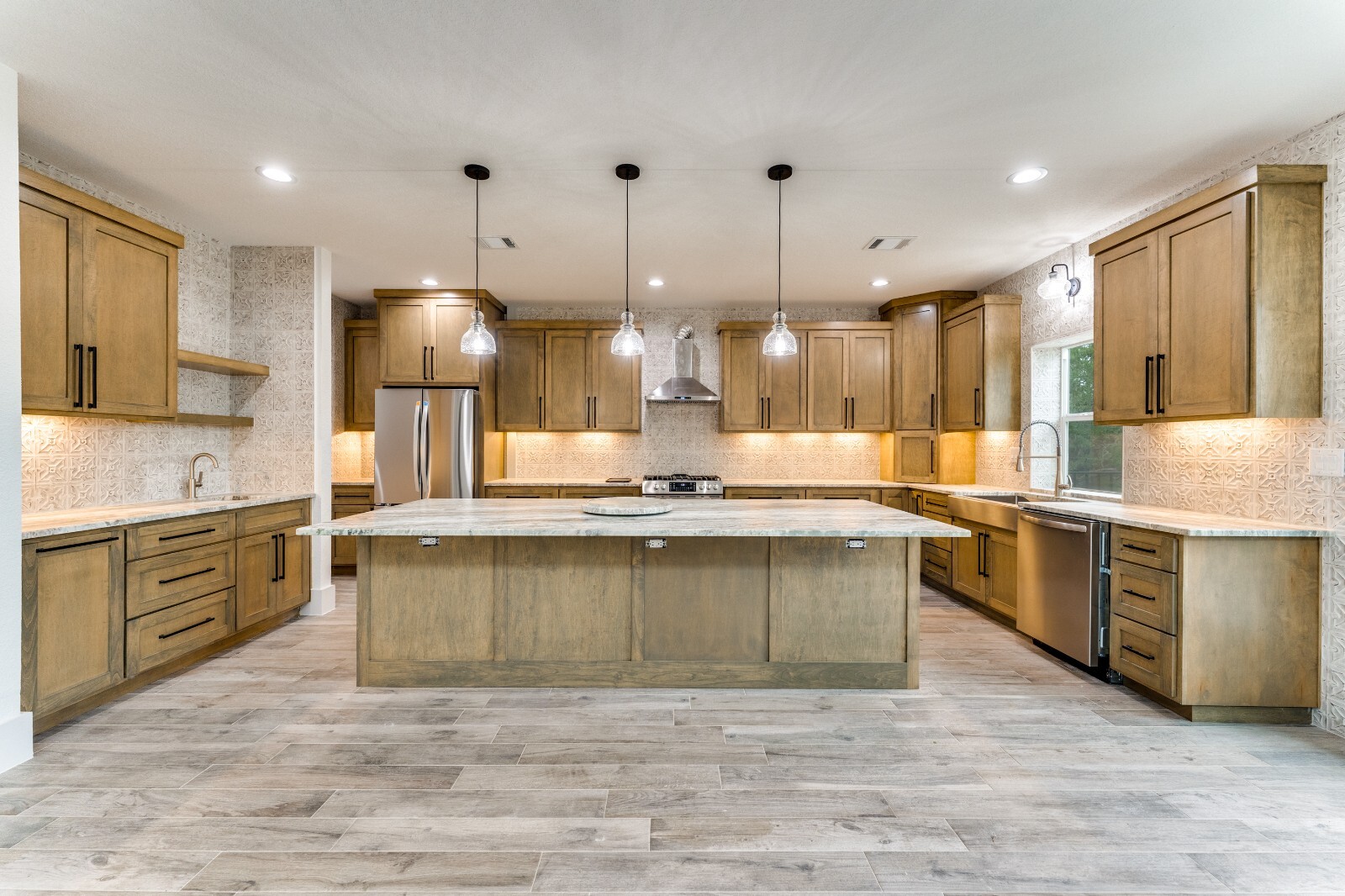 York Creek Barndominium Plan: – 4 Bedrooms / 3. Baths 3,395 SF Design Blueprints