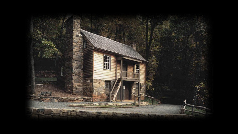 Small Colonial home, Saltbox style Sowell Cottage, 1830s, 2-3 bedrooms
