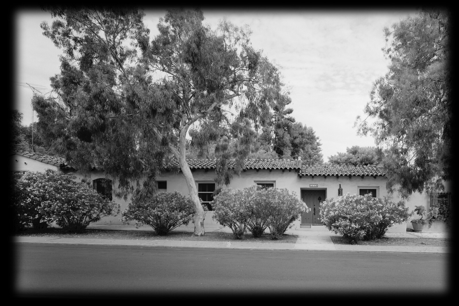 Southwest Style Small Home, cottage with courtyard, architectural printed plans