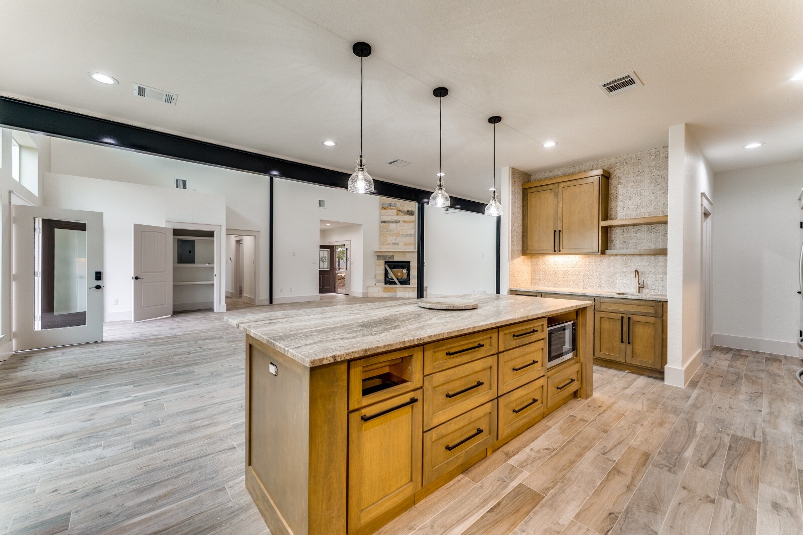 York Creek Barndominium Plan: – 4 Bedrooms / 3. Baths 3,395 SF Design Blueprints