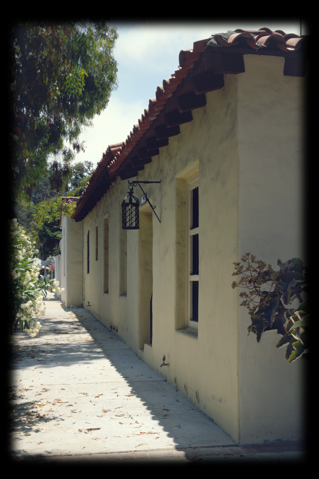 Southwest Style Small Home, cottage with courtyard, architectural printed plans